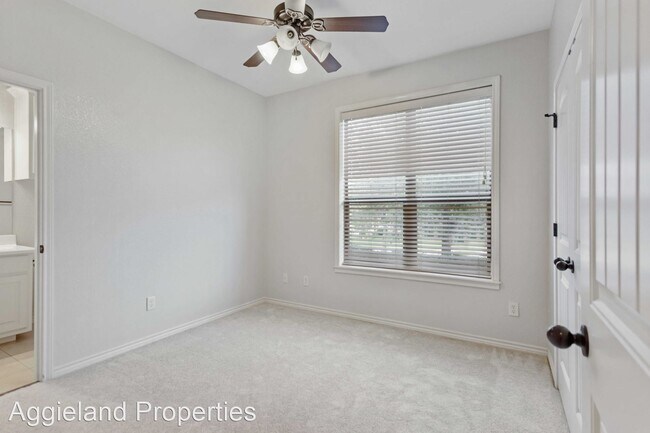 Foto del edificio - 3 br, 2.5 bath House - 2318 Carisbrooke