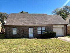 Building Photo - 272 Buttercup Ln