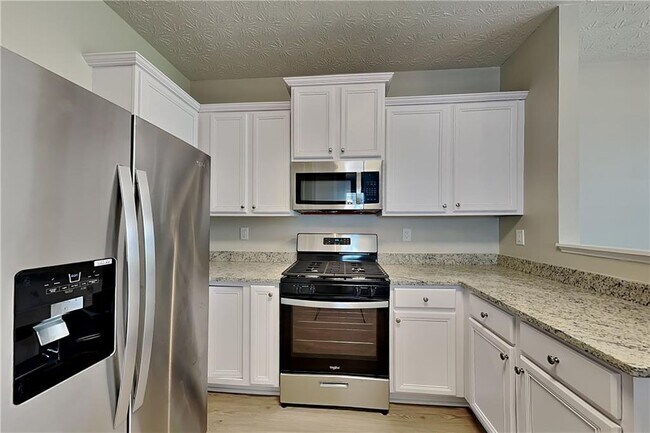 Foto del edificio - 240 Clairidge Ln SW