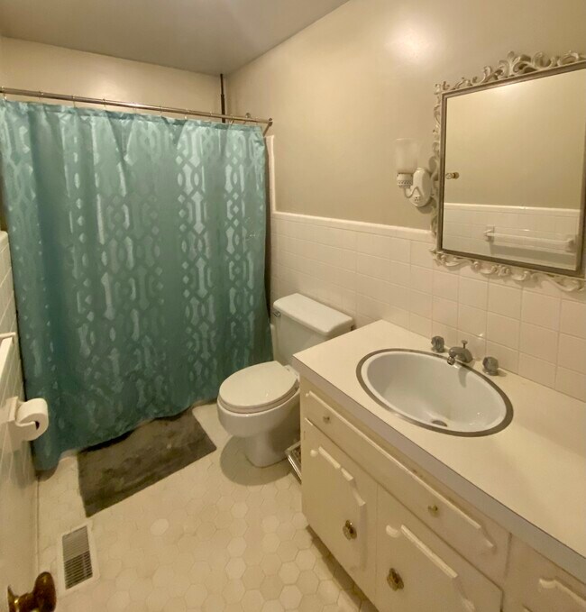 Building Photo - 9788 Red Oak Blvd