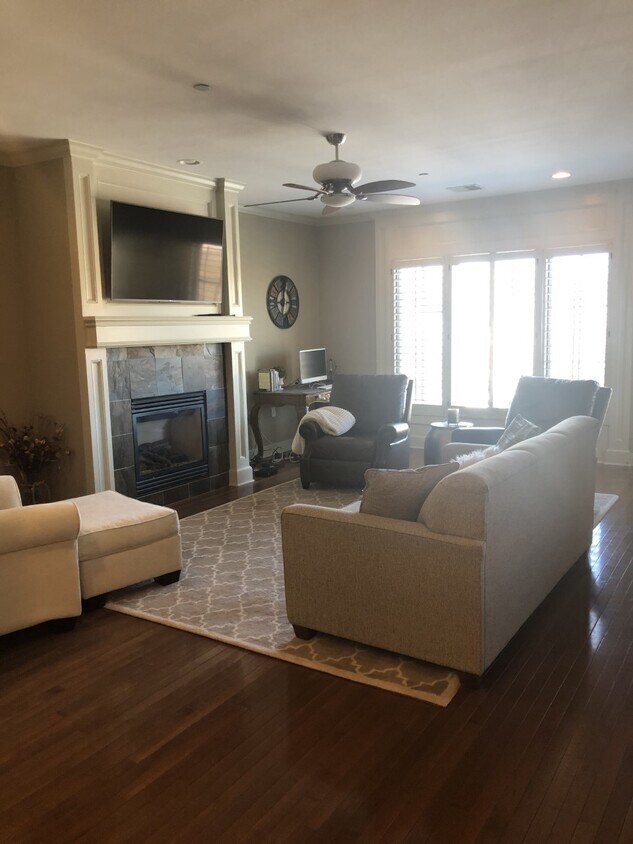 10531 Mission Rd, Overland Park, KS 66206 Condo for Rent in Overland