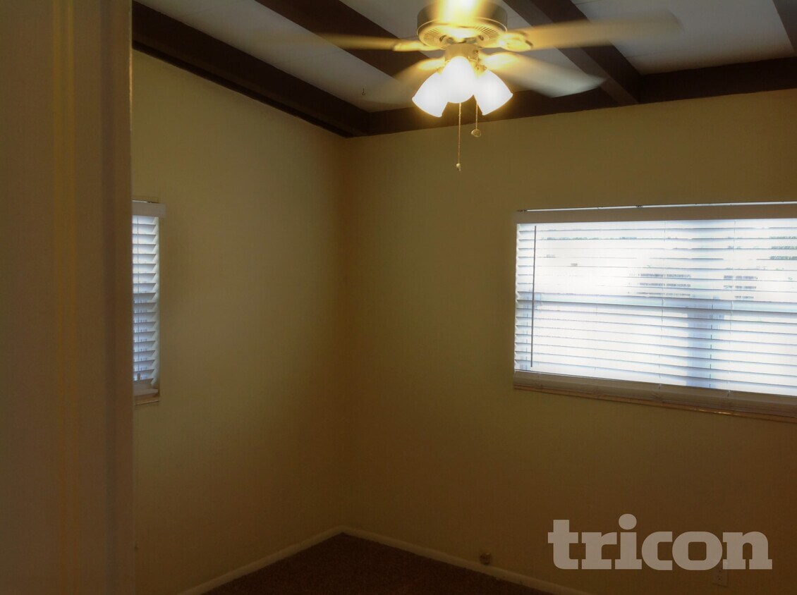 Foto del edificio - 3642 Dover Dr