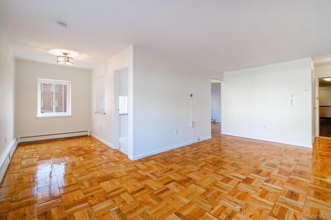 Foto del edificio - 838 Pelhamdale Ave