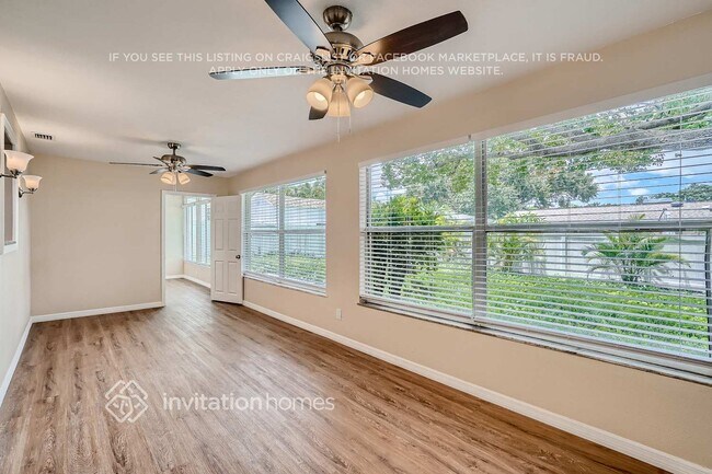 Foto del edificio - 11515 86th Ave N