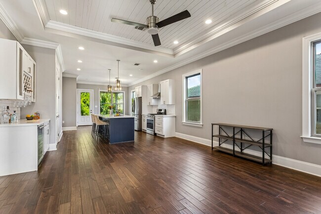 Foto del edificio - 5530 Cameron Blvd