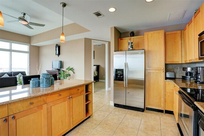 Foto del edificio - 500 Seawall Blvd
