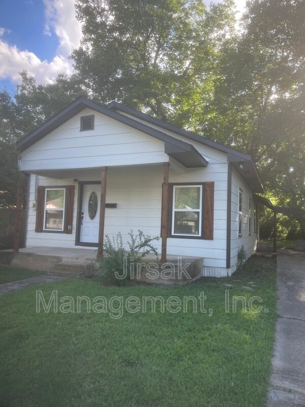Foto principal - 241 3rd St NE