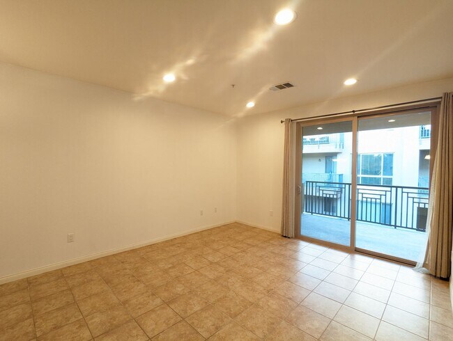 Building Photo - Price Reduced - Carmel Valley Condo