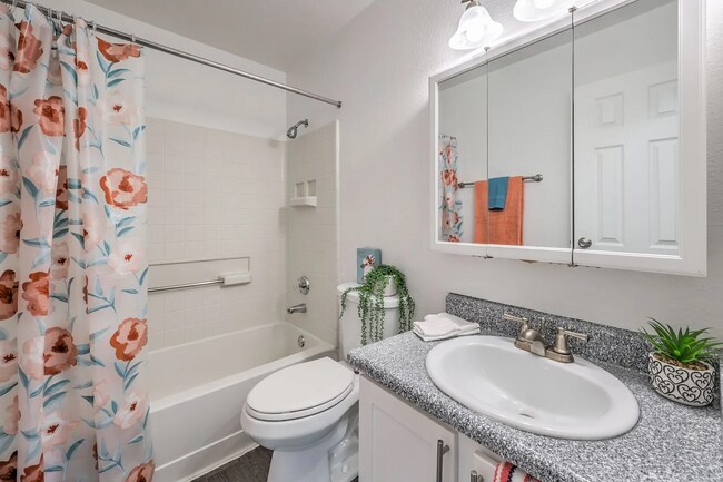 Foto del edificio - Silver Stream Apartments