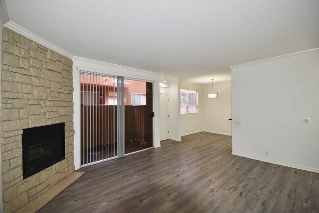 Building Photo - 11107 La Maida St