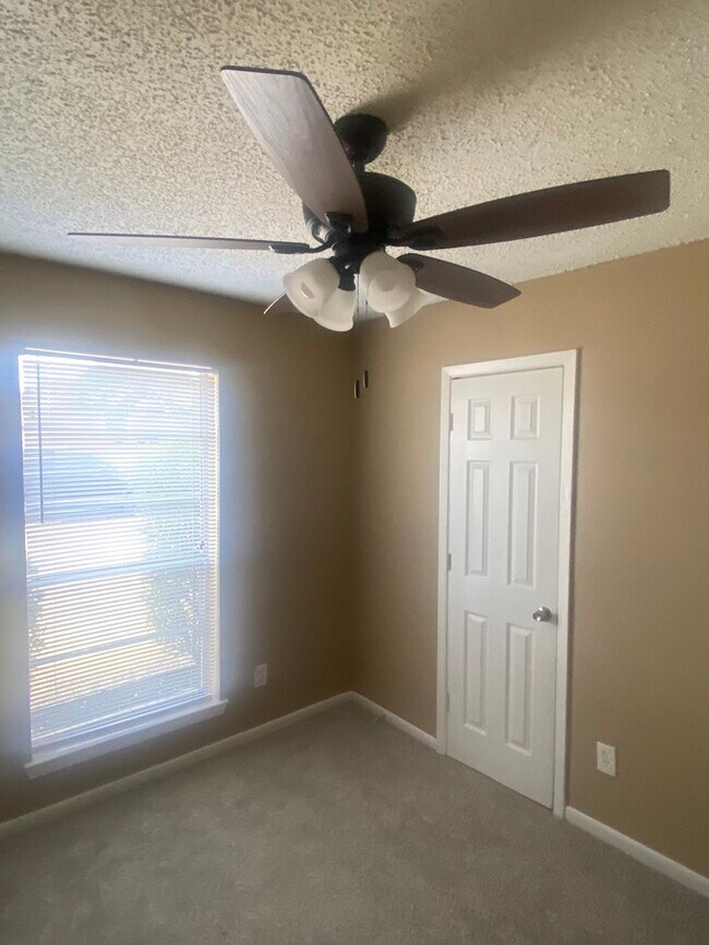 Building Photo - 1454 Firebird Dr. Dallas, TX 75241