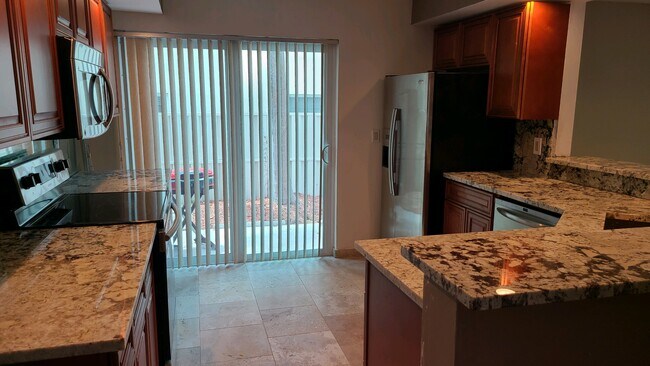 Foto del edificio - 3221 NE 15th St