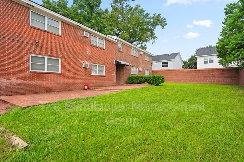 Foto principal - 4133-8 St John's Ave