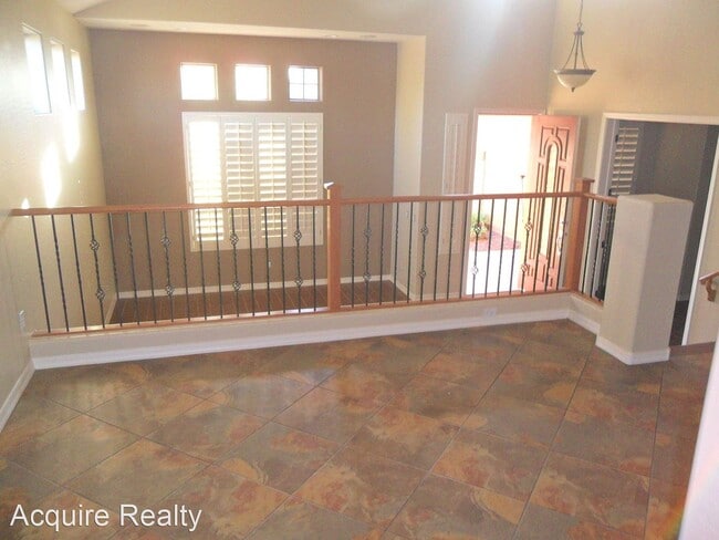 Building Photo - 4 br, 3.5 bath House - 2868 N 151st Avenue