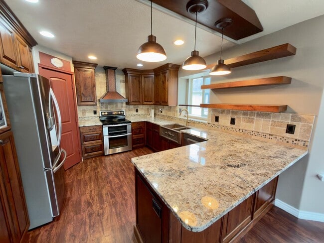 Building Photo - 317 W Farmside Dr