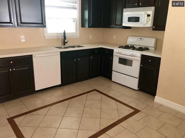 Building Photo - 3504 Jane Ln