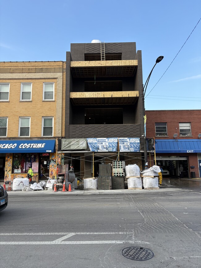 Photo - 1118 W Fullerton Ave Apartments