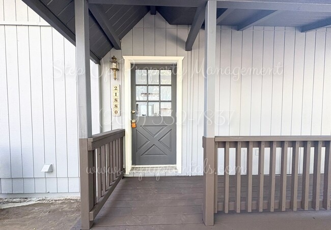 Foto del edificio - Spacious 3-Bedroom, 2-Bath Home with Garage and Private Deck in Sonora