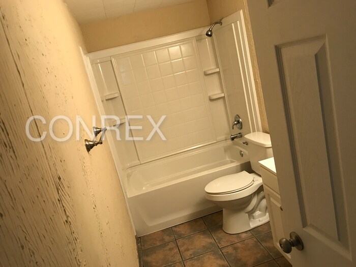 Foto del edificio - 107 W Leslie Ave