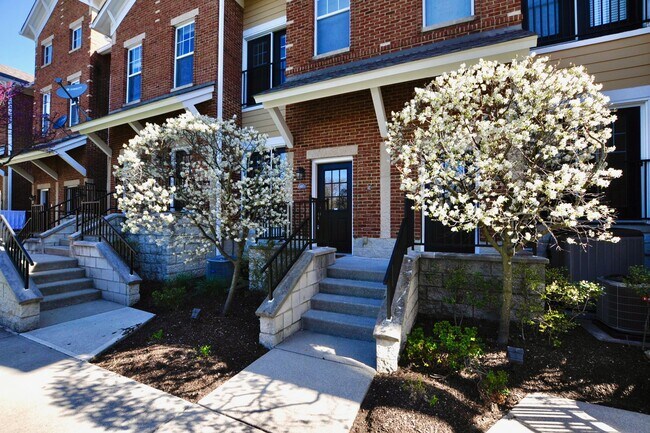 Building Photo - 1121 Reserve Way