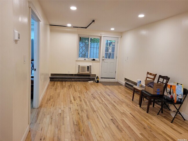 Foto del edificio - 120-17-120-84 84th Ave