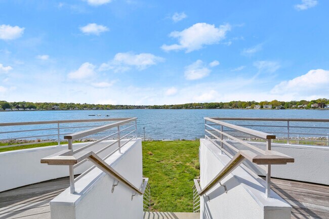 Foto del edificio - 29 Brush Island Rd