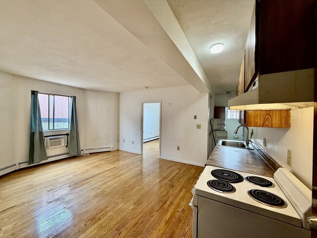 Building Photo - 21 Billings Rd