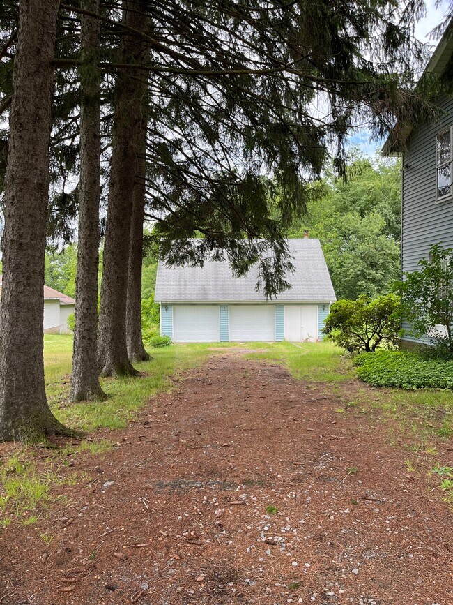 Garage - 5164 McCandless Rd