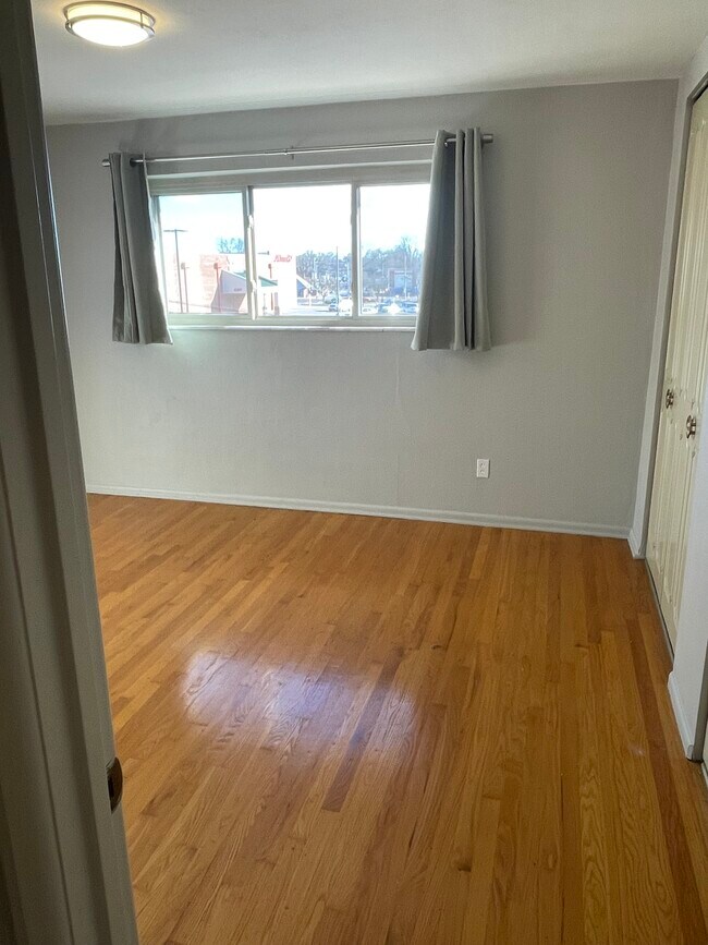 Foto del edificio - 7332 Hampshire Dr