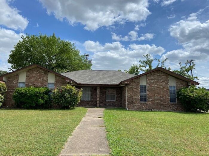 Primary Photo - Two bedroom duplex for rent in Irving !