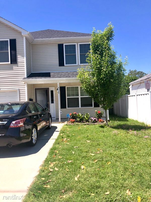 Foto del edificio - 4 br, 2.5 bath House - 3406 Bainbridge Blvd