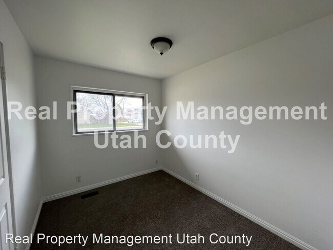 Building Photo - 5 br, 2 bath House - 631 N 120 E