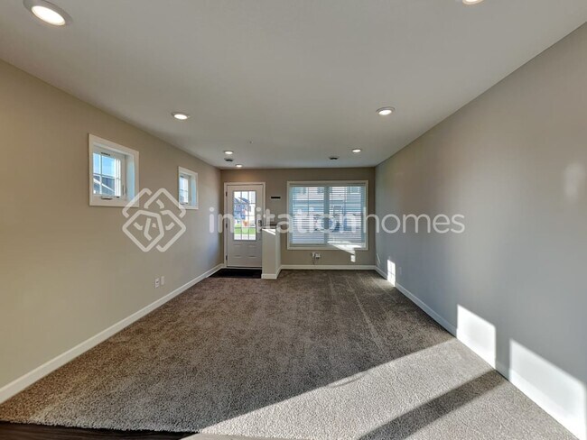 Foto del edificio - 10916 Zest St NE