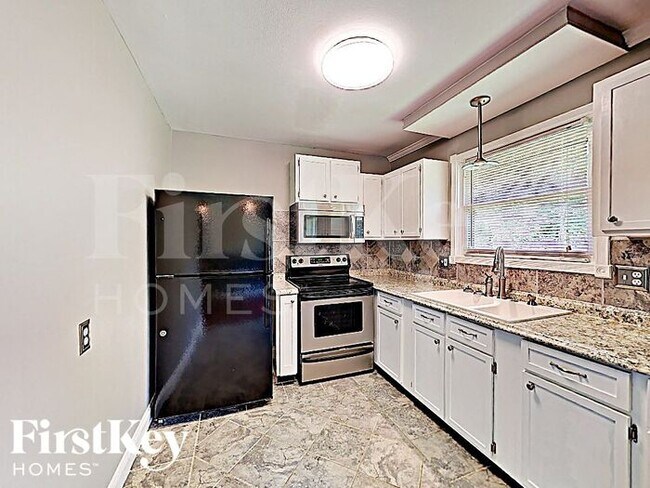 Foto del edificio - 5548 NE 58th St