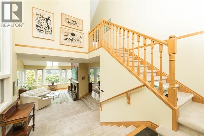 Building Photo - 4612 Puget Dr