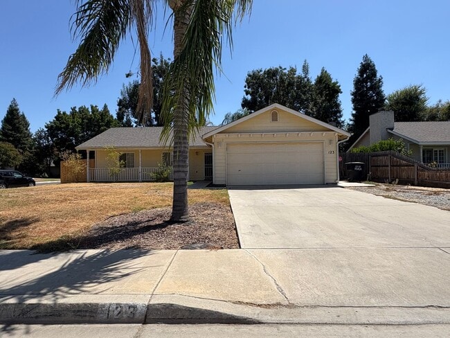 Building Photo - Spacious Corner Lot Home Available Now!