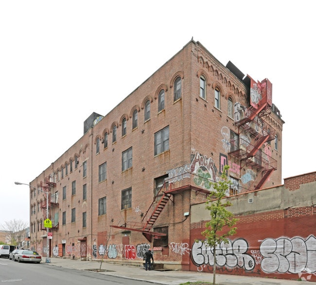 Building Photo - 81 Beaver St