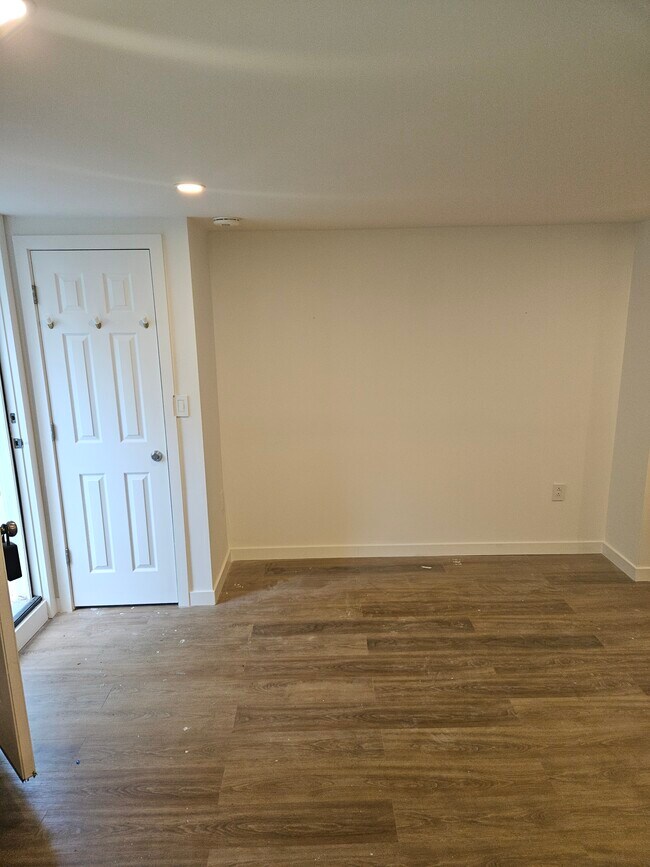 Wood Floors - 915 Old Post Rd