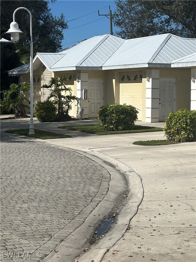 Foto del edificio - 1270 Shady Rest Ln