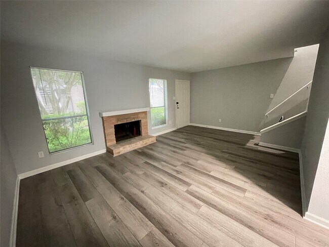 Foto del edificio - 2120 Wilcrest Dr