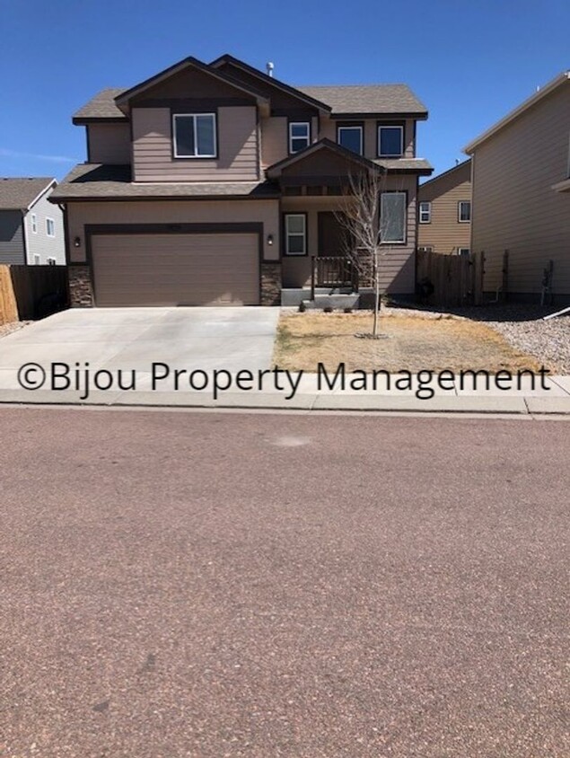 Foto principal - Three bedroom, three bath home in Lorson R...