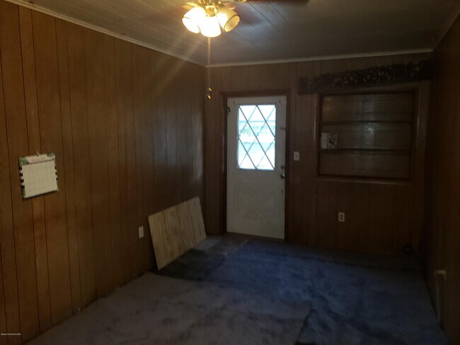 Building Photo - 318 Lucerne Dr