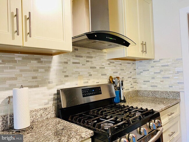 Foto del edificio - 1637 Oakwood Dr