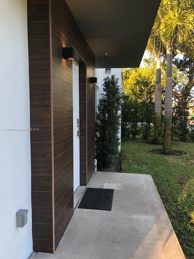 Building Photo - 9634 NW 2