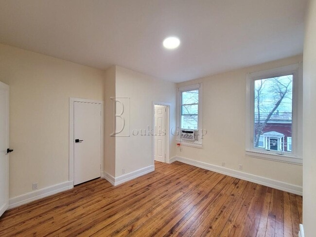 Building Photo - NEWLY RENOVATED==> 2BED + HOME OFFICE ==> ...