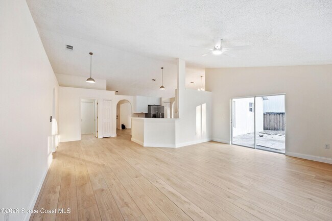 Foto del edificio - 320 Wisteria Ave NW