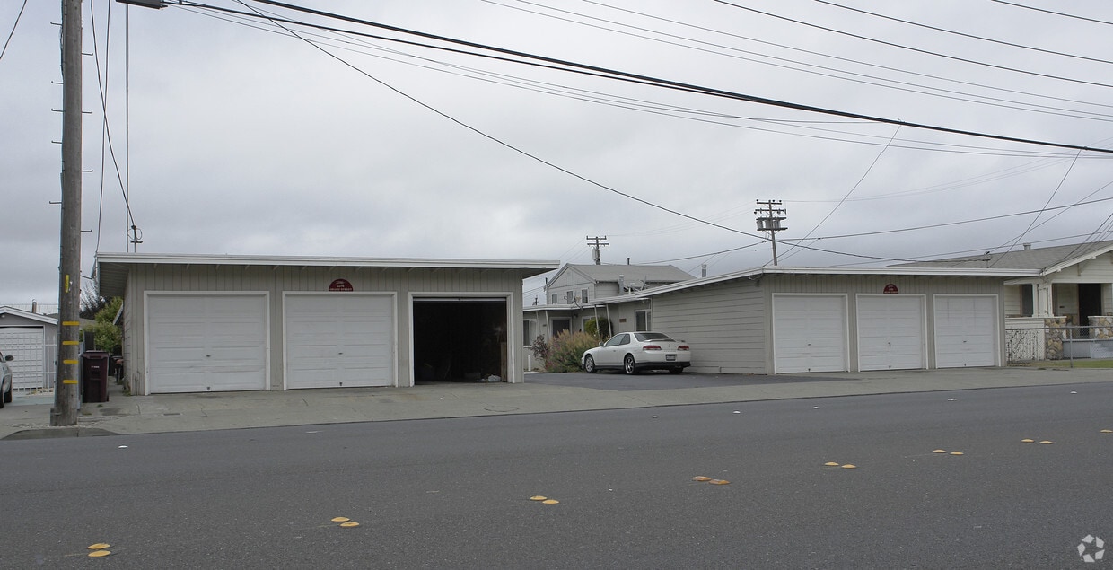 Building Photo - 22779 Grand St
