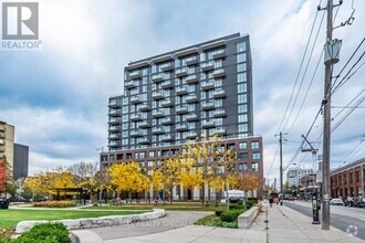 Building Photo - 270-1270 Dufferin St