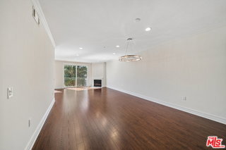 Foto del edificio - 1050 S Holt Ave