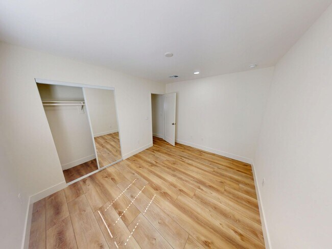 Foto del edificio - 6255-6257 Stewart St.